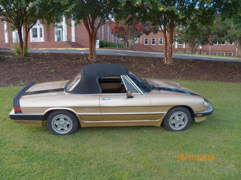 Illustration for article titled At $3,500, Is This Kinda Rough 1986 Alfa Romeo Spider Veloce Still A Pretty Slick Deal?